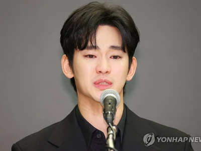 '사생활 논란' 김수현, 광고주에 소송 당해…액수 더 커질 듯