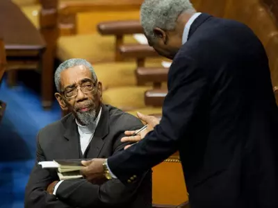 저소득 대학생에 1,200달러 지급 법안 발의