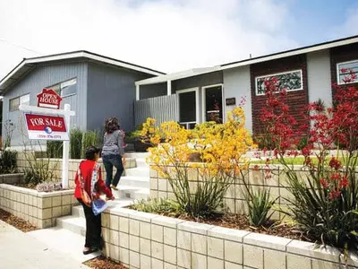 “매기는 줄었지만 집값은 펄펄, 또 최고가 경신”