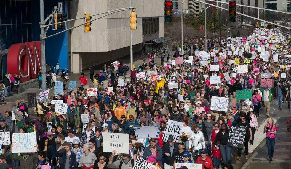 다운타운서 6만명 '반 트럼프' 시위