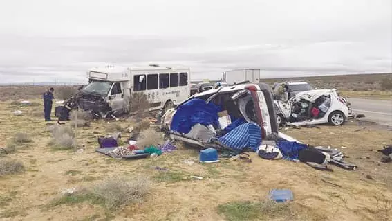 라스베가스행 관광버스 충돌 1명 사망·26명 부상