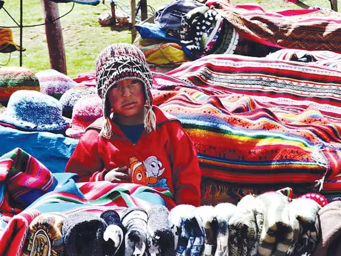 날 것의 다큐멘터리… 믿고 가는 페루 시장
