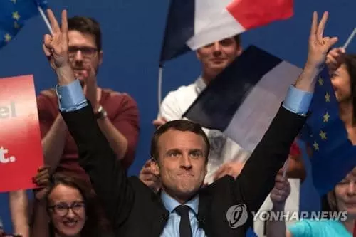 39살 신예 마크롱,프랑스 대통령 당선...한국 영향?