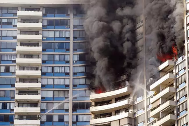 하와이 36층 아파트 화재 3명 사망 10여명 부상