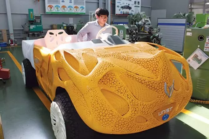 걸음마 뗀 3D 프린터 자동차