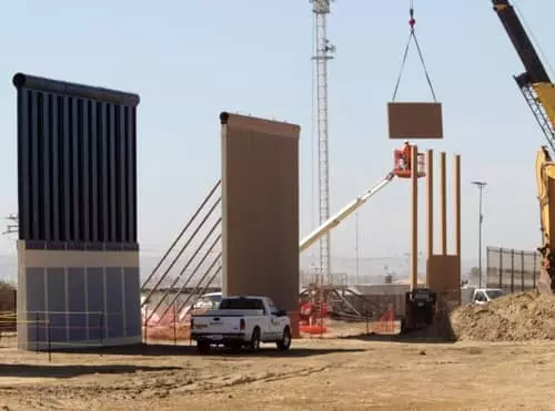 모습 드러낸  '트럼프 국경장벽'
