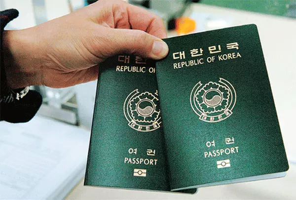 한국 ‘거주여권’ 55년만에 사라진다