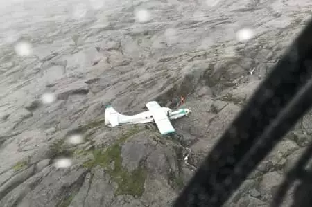경비행기 추락, 탑승자 11명 기적적 생존