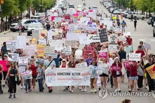 전역 500여곳서 낙태금지법 반대 시위…민주 대선주자도 가세