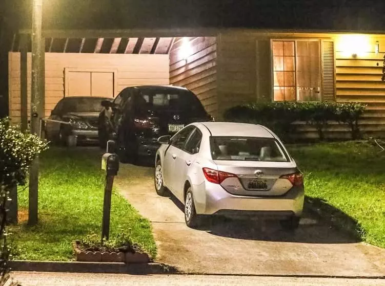 한밤 스톤마운틴 주택서 총격...  4명 사망