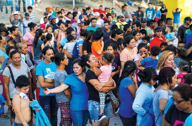 멕시코로 되돌려진 망명 이민자들