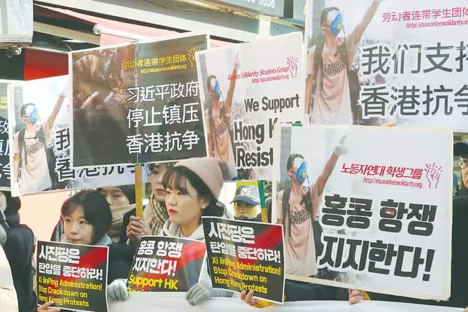 홍콩 이공대‘전쟁터’갇혔던  한국인 관광객 2명 겨우 탈출