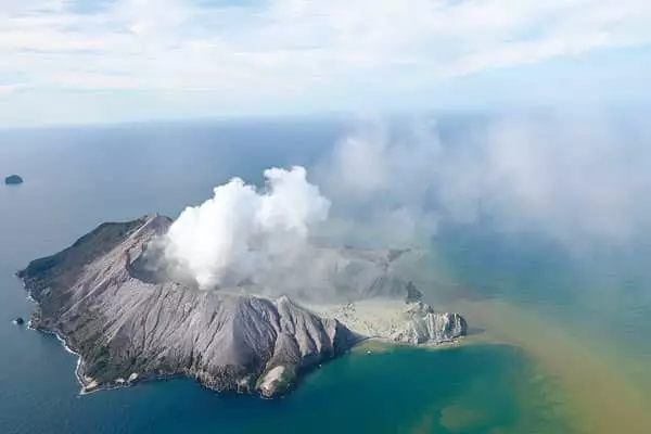 뉴질랜드 ‘화이트 섬’ 화산 폭발