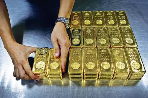 금값 급등 1,700달러 육박, 환율도 껑충 1,200원 돌파