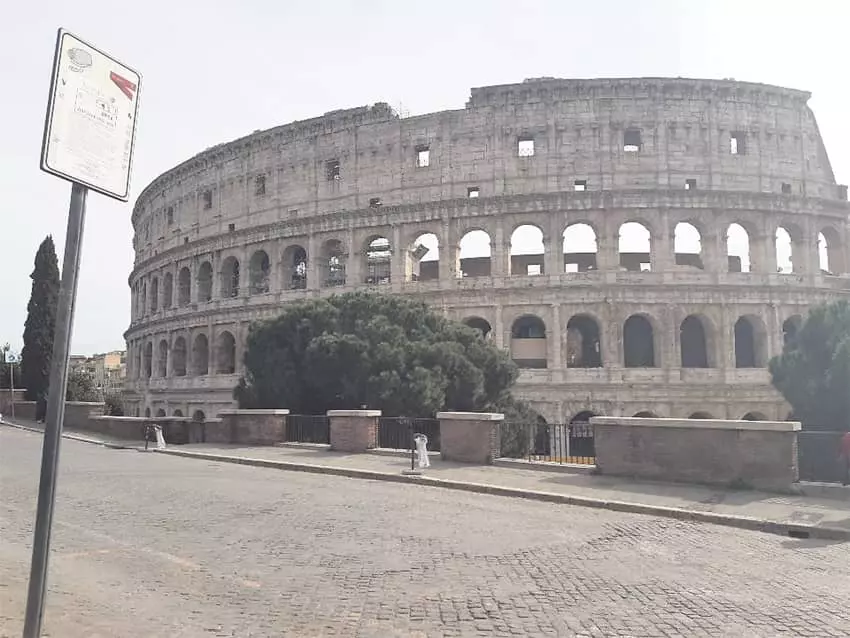 이탈리아‘ 전국 봉쇄’… 텅 빈 로마 콜로세움