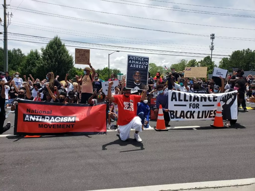 인종차별 시위집회  '흑인 생명도 중요하다' 외쳐