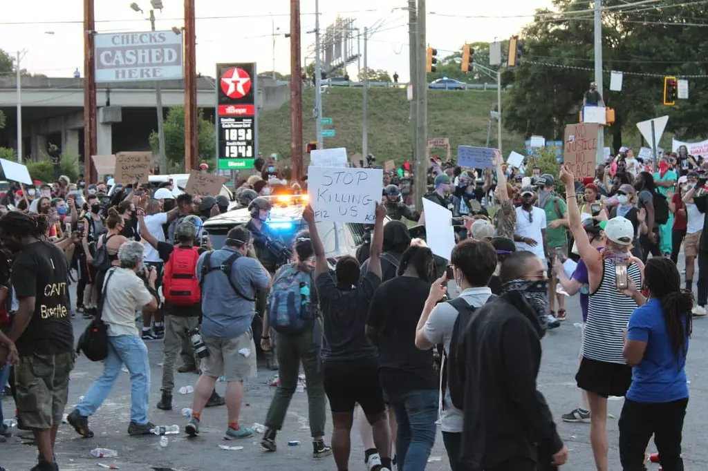 <사진>브룩스 사망사건 시위 열려