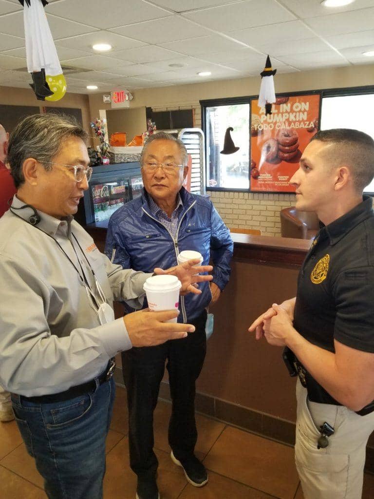 사진 왼쪽부터 김종훈 회장, 이근수 명예회장, 새도우스키 공보관