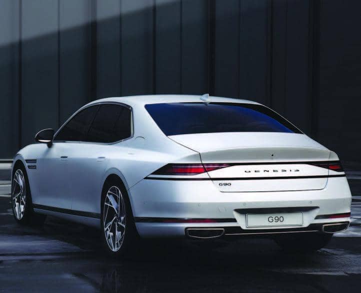  현대차 제네시스 브랜드가 3년만에 출시하는 완전변경 G90의 신형 외장 디자인을 공개했다. [제네시스 제공]