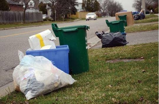 메트로 애틀랜타 전역이 인력부족으로 인한 쓰레기 수거 대란을 겪고 있다.
