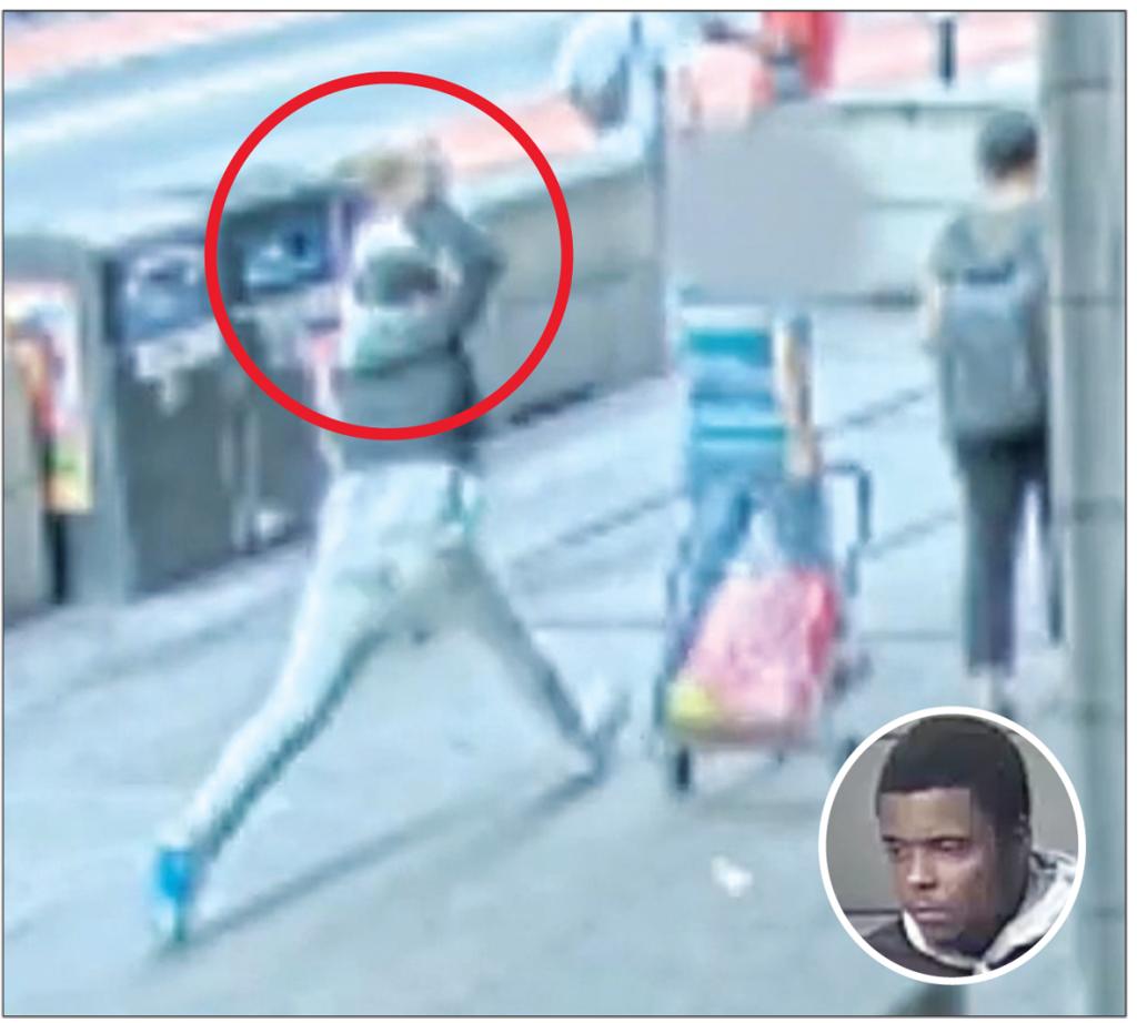 흑인 용의자가 뒤에서 아시안 여성에게 다가가 박스 칼로 여성을 공격하고 있다.작은 사진은 용의자 앤소니 이반스. <뉴욕 경찰국>