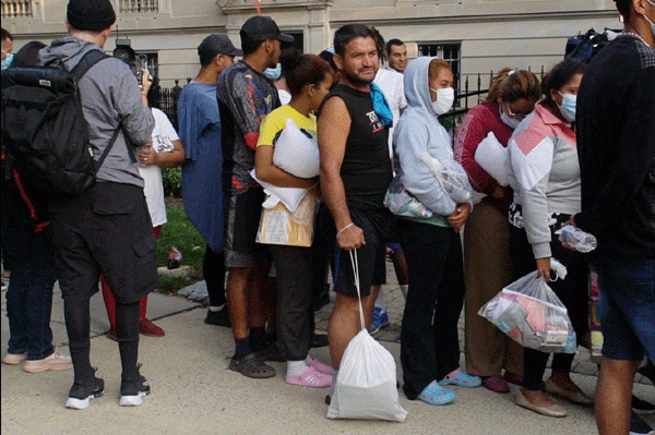  워싱턴DC로 이송된 중남미 불법 이민자들.