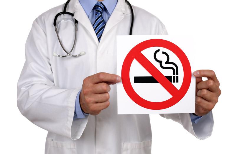 요즘에 많이 피우는 전자담배도 궐련형 담배 못지 않게 발암물질을 포함하고 있다. 		