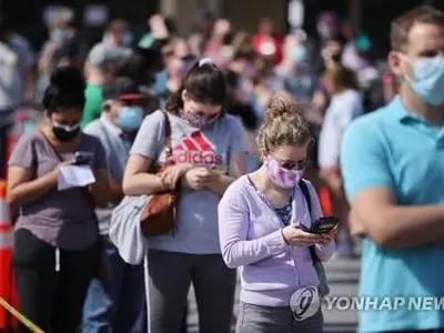 코로나 신규확진, 8만명 육박…보름만에 최다