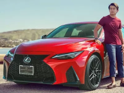 ‘크레이지 리치 아시안’ 로니 쳉의 렉서스 IS F SPORT