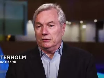 "마스크 의무화 해제, 코로나 빨리 퍼지란 초대장"