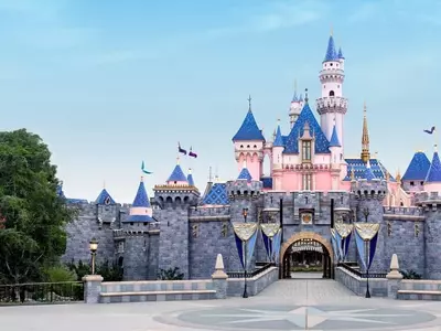 디즈니랜드 등 캘리포니아 놀이공원 1년 만에 문 연다