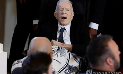 99세 카터, 77년 해로한 부인 로절린 여사 마지막 길 배웅