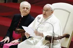 교황청 ‘동성커플 축복 ‘허용…가톨릭계 파문