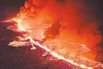 아이슬란드 화산 폭발… 시뻘건 용암 불기둥