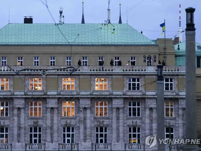 체코 프라하 한복판 카렐대서 총기난사…14명 사망·25명 부상