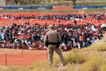 국경 불법 밀입국 급증‘몸살’… 하루 1만 명 이상