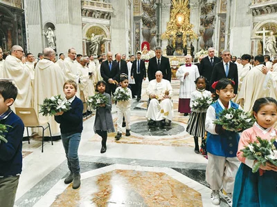 교황 성탄절 미사… 한복 입은 어린이 등 축복