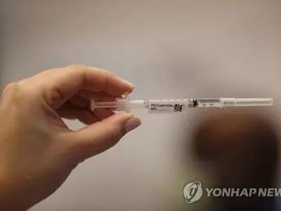 "백신 접종자, 저위험 비접종자와 마스크 없이 만나도돼"