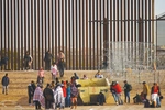 트럼프 재집권시 ‘미 역사상 최대 규모’ 이민자 추방