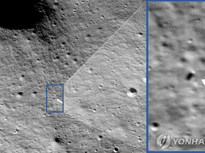 NASA, 달 표면 위 우주선 사진 공개…"목표지점 1.5㎞내 위치"