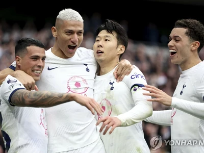 손흥민, 시즌 15호골 폭발…루턴 타운전서 2-1 역전 결승골