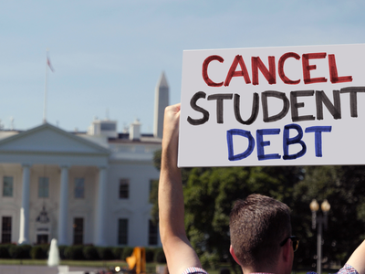 새 학자금 부채 탕감안 “가을 시행”