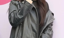 뉴진스 혜인, 부상으로 공식활동 불참…팬들은 트럭시위