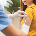코로나 환자 증가세, CDC 백신접종 권장