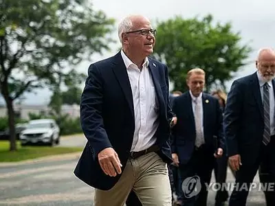 민주 해리스, 부통령 후보에 월즈 미네소타 주지사 낙점"