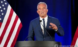 '제3후보' 케네디 "선거운동중단…트럼프 지지" 공식발표