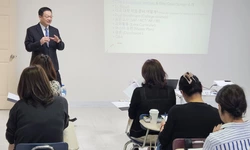 자녀의 대입 성공, '엘리트학원이 돕습니다'