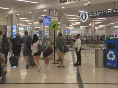 공항 여전히 붐벼··· 2시간 전 도착해야