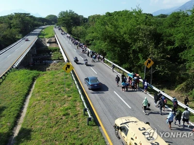 남부 불법이민 체포 4년새 최저…도보행렬은 중도 해산