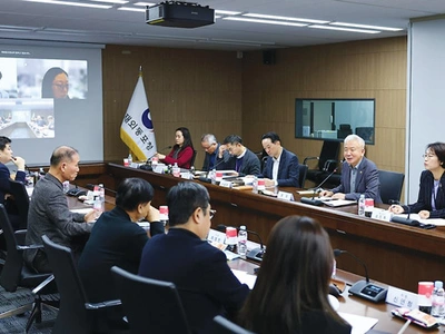 “정부 내 산재한 동포업무 한데 모아야”